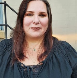 Meet your Posher, Claire